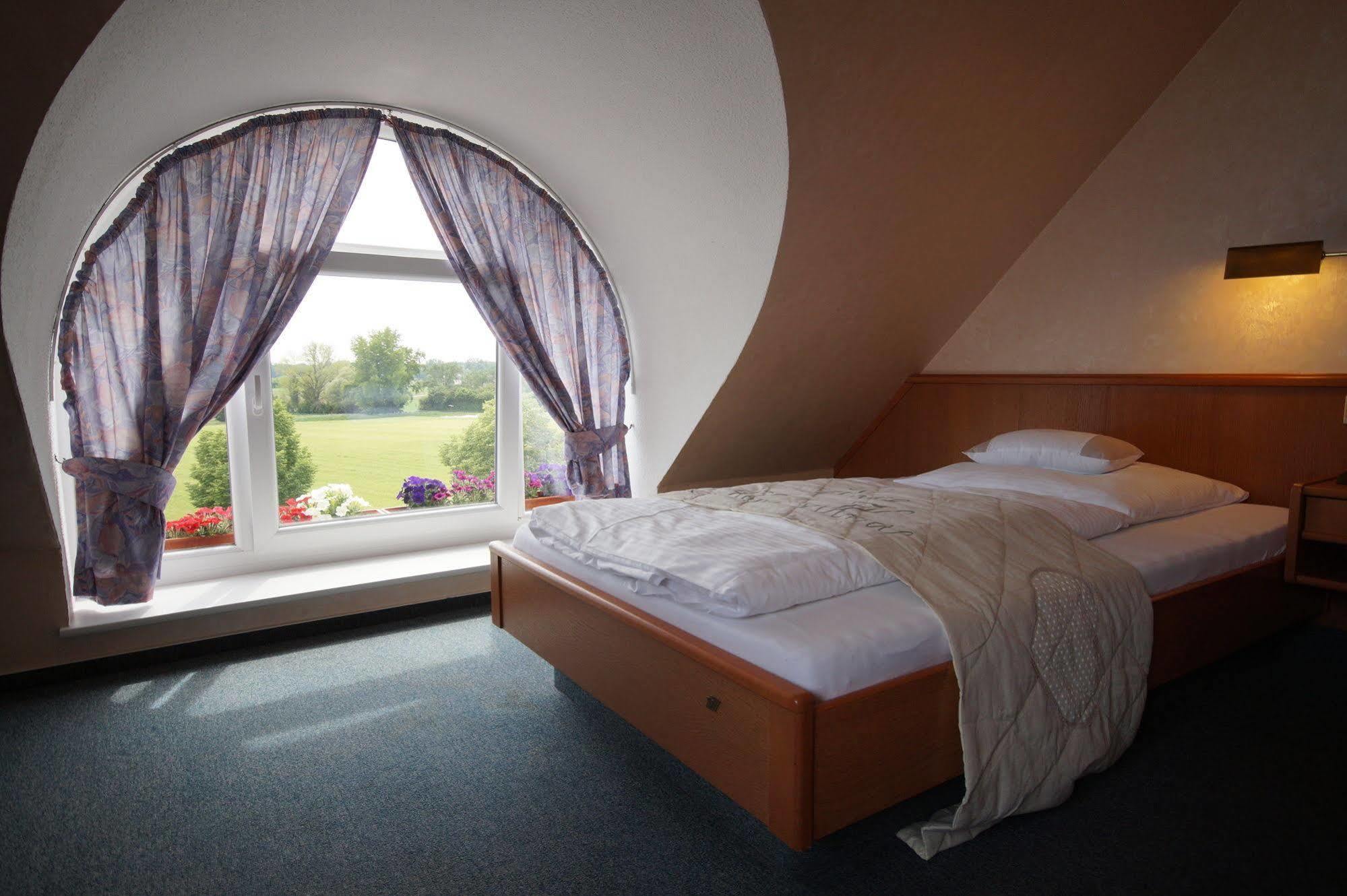 Hotel Bauschheimer Hof Rüsselsheim Kültér fotó