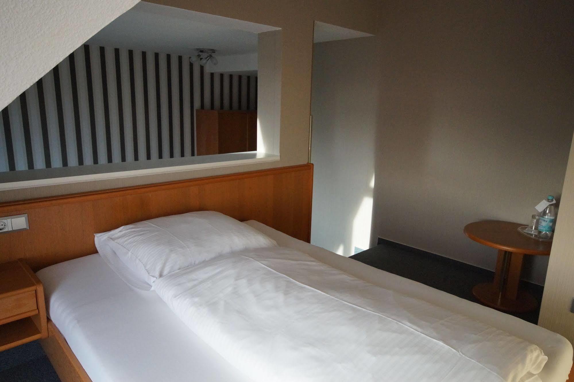 Hotel Bauschheimer Hof Rüsselsheim Kültér fotó
