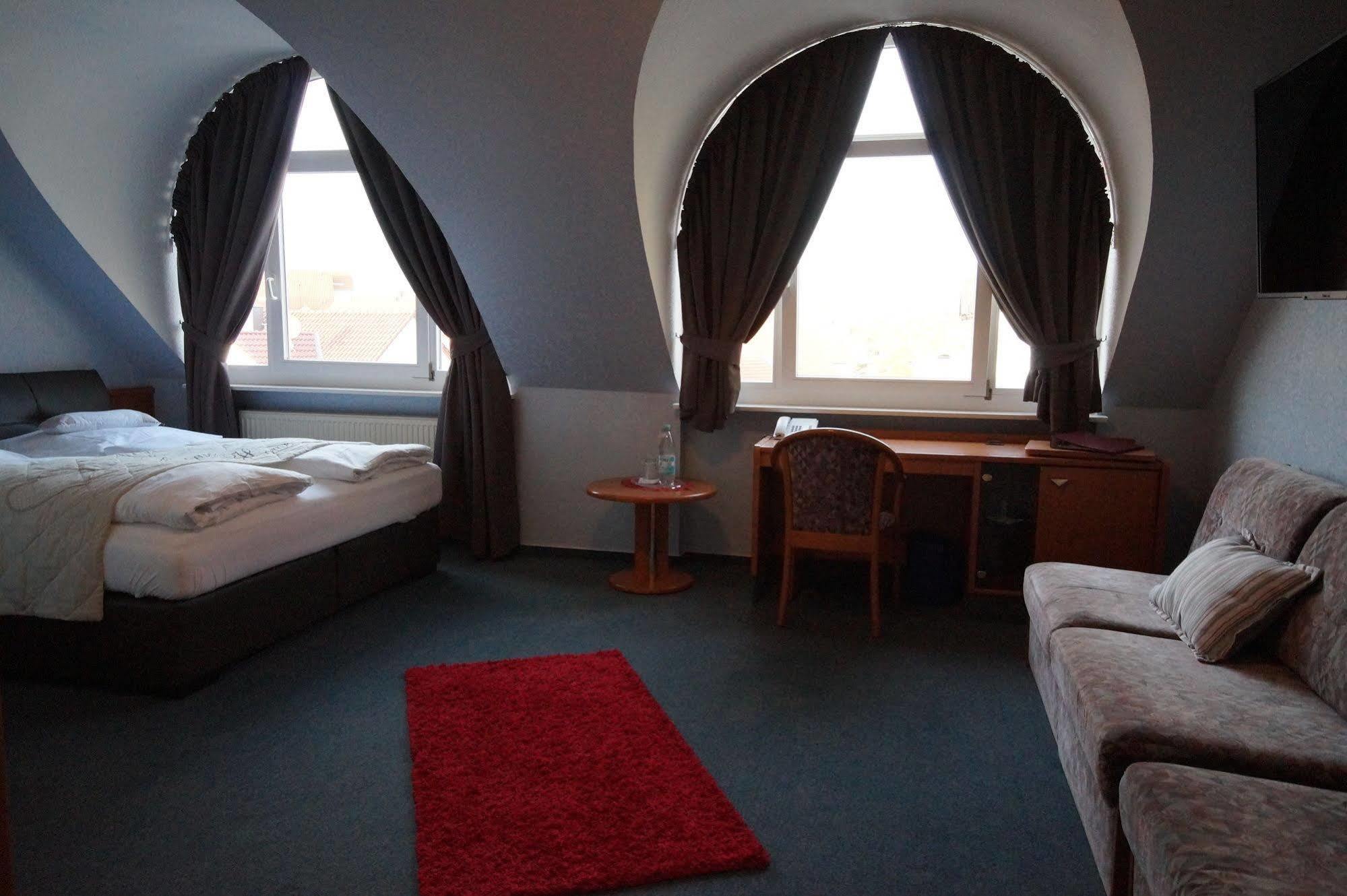 Hotel Bauschheimer Hof Rüsselsheim Kültér fotó